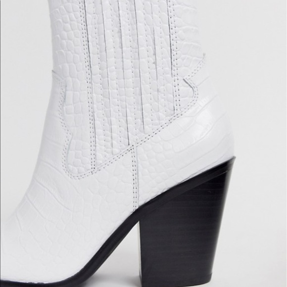 Sz 7.5🌹Aldo white leather boots - Picture 3 of 8